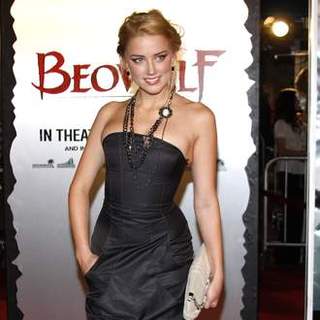 Amber Heard; in "Beowulf" Los Angeles Premiere - Arrivals