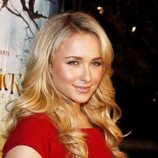 Hayden Panettiere; in "The Spiderwick Chronicles" Los Angeles Premiere - Arrivals