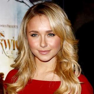 Hayden Panettiere; in "The Spiderwick Chronicles" Los Angeles Premiere - Arrivals
