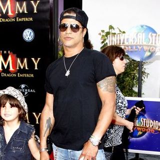 Slash in "The Mummy: Tomb of the Dragon Emperor" American Premiere - Arrivals