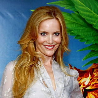 Leslie Mann; in "Pineapple Express" Los Angeles Premiere - Arrivals