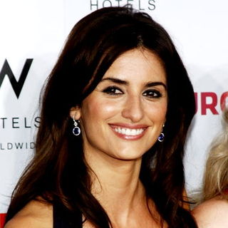 Penelope Cruz; in "Vicky Cristina Barcelona" Los Angeles Premiere - Arrivals