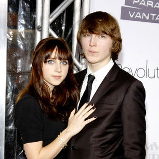 Zoe Kazan, Paul Dano in "Revolutionary Road" World Premiere - Arrivals