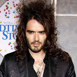 Russell Brand; in "Bedtime Stories" Los Angeles Premiere - Arrivals