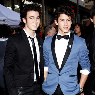 Nick Jonas, Kevin Jonas, Jonas Brothers in "Jonas Brothers: The 3D Concert Experience" World Premiere - Arrivals