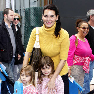 Angie Harmon in "Monsters vs. Aliens" Los Angeles Premiere - Arrivals