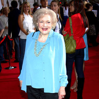 Betty White in "The Proposal" Los Angeles Premiere - Arrivals