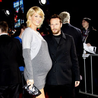 Jenna Elfman;Bodhi Elfman; in "Old Dogs" Los Angeles Premiere - Arrivals