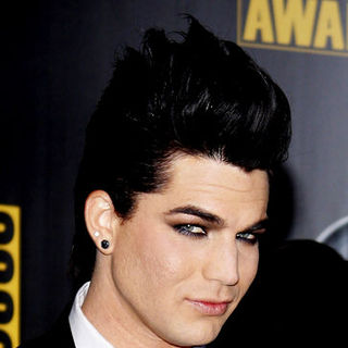 Adam Lambert in 2009 American Music Awards - Arrivals