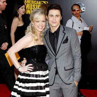 Kris Allen; in 2009 American Music Awards - Arrivals