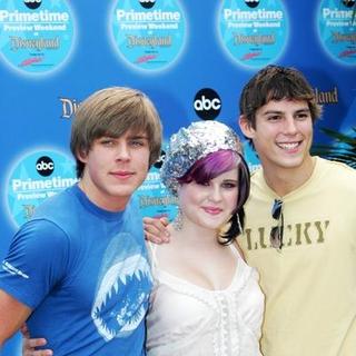 Chris Lowell;Kelly Osbourne;Sean Faris; in ABC's 3rd Annual Primetime Preview Weekend