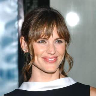Jennifer Garner; in The Bourne Ultimatum Los Angeles Premiere