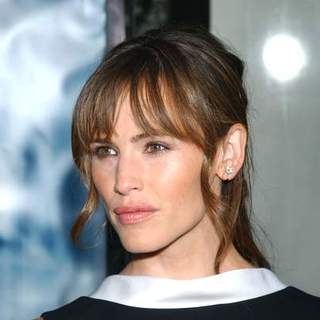 Jennifer Garner; in The Bourne Ultimatum Los Angeles Premiere
