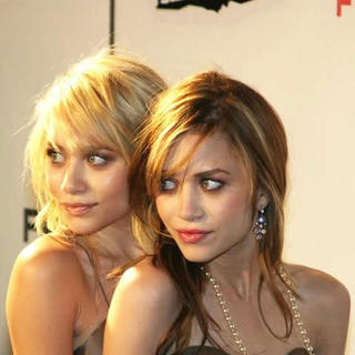 Ashley Olsen;Mary-Kate Olsen; in New York Minute