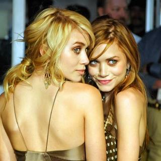 Ashley Olsen;Mary-Kate Olsen; in New York Minute