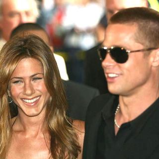 Brad Pitt, Jennifer Aniston in Troy