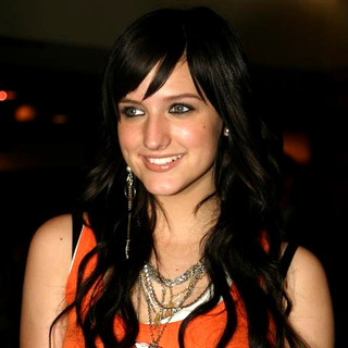 Ashlee Simpson; in CD Release Signing For Autobiography