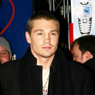 Chad Michael Murray; in Cast Of One Tree Hill Special Appearance At F.Y.E.
