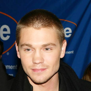 Chad Michael Murray; in Cast Of One Tree Hill Special Appearance At F.Y.E.