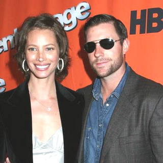 Christy Turlington;Ed Burns; in HBO's Entourage Season 2 New York City Premiere