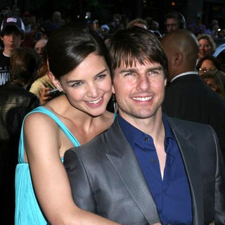 Tom Cruise;Katie Holmes; in The War of the Worlds New York Premiere - Arrivals