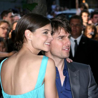 Tom Cruise;Katie Holmes; in The War of the Worlds New York Premiere - Arrivals