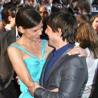 Tom Cruise;Katie Holmes; in The War of the Worlds New York Premiere - Arrivals