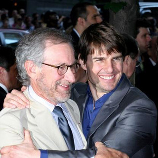 Tom Cruise;Steven Spielberg; in The War of the Worlds New York Premiere - Arrivals