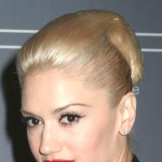 Gwen Stefani; in Olympus Fashion Week Spring 2006 - PSP Designer Accessories - Show and Arrivals