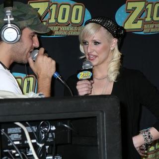 Ashlee Simpson; in Ashlee Simpson Signs Her New CD I Am Me
