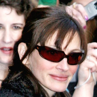 Julia Roberts; in Julia Roberts Exits the Matinee of Three Days Rain