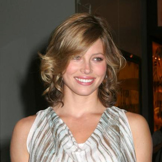 Jessica Biel; in MTV TRL Arrivals for 08-14-2006