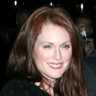 Julianne Moore in 23rd Annual Night of Stars Honoring The Visionaries