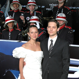 Tobey Maguire;Jennifer Meyer; in Spider-Man 3 Movie Premiere - New York City - Arrivals