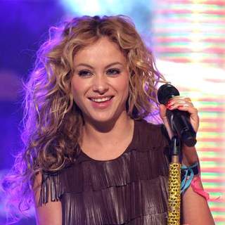 Paulina Rubio; in Paulina Rubio Performs Live on MTV's Mi TRL