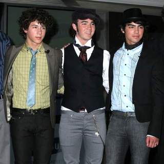 Jonas Brothers; in Disney's Hollywood Records To Reveal CDVU +Technology
