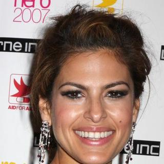 Eva Mendes; in Aid for AIDS Honors Heroes at 2007 My Heroes Gala - Arrivals