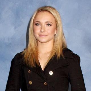 Hayden Panettiere Appears at the Big Apple Comic Book, Toy, Art and Sci-Fi Expo in New York City