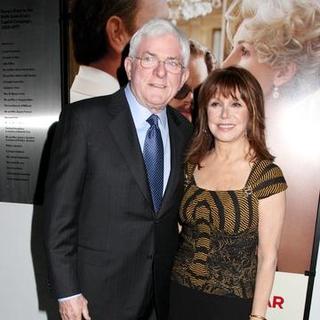 Marlo Thomas;Phil Donahue; in "Charlie Wilson's War" New York City Premiere - Arrivals
