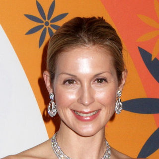 Kelly Rutherford; in 10th Anniversary Inspiration Awards Gala-Step Up Women's Network Honors Kelly Rutherford - Arrivals