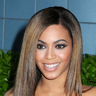 Beyonce Knowles; in The Cinema Society and MCM Host a Screening of "Obsessed" - Arrivals