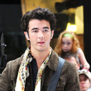 Jonas Brothers in Concert on NBC's "Today Show" - June 19, 2009