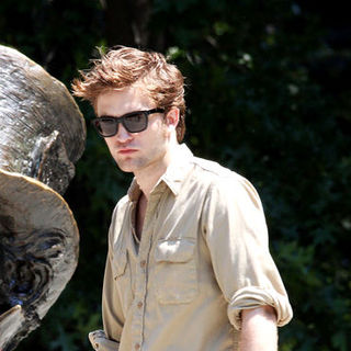 Robert Pattinson; in Robert Pattinson Filming "Remember Me" in Central Park on June 30, 2009