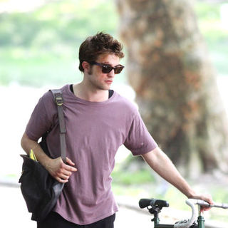 Robert Pattinson; in Robert Pattinson Filming "Remember Me" in Central Park on June 30, 2009
