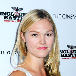 Julia Stiles in "Inglourious Basterds" New York Premiere - Arrivals