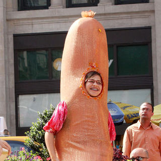 "Ugly Betty" Filming in Lower Manhattan on August 25, 2009