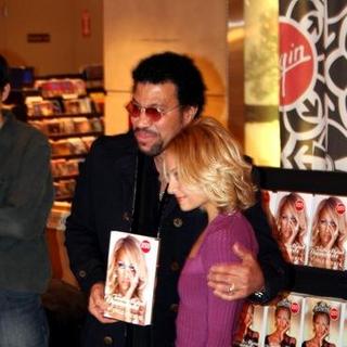 Nicole Richie;Lionel Richie; in Nicole Richie Signs Copies of her Book The Truth About Diamonds at Virgin Megastore