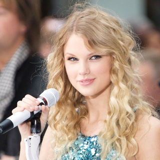 Taylor Swift; in Taylor Swift in Concert on NBC's "Today Show" - May 29, 2009