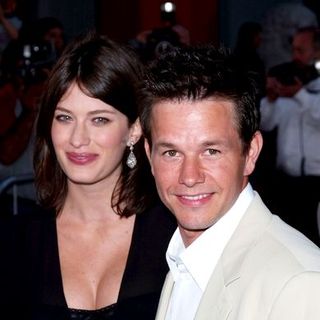 Mark Wahlberg, Rhea Durham in The Italian Job Hollywood Premiere