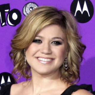 Kelly Clarkson in Motorola celebrates 9 years in Hollywood